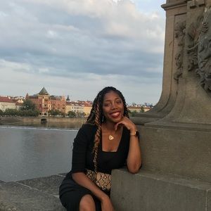 Meet your Posher, Nessa